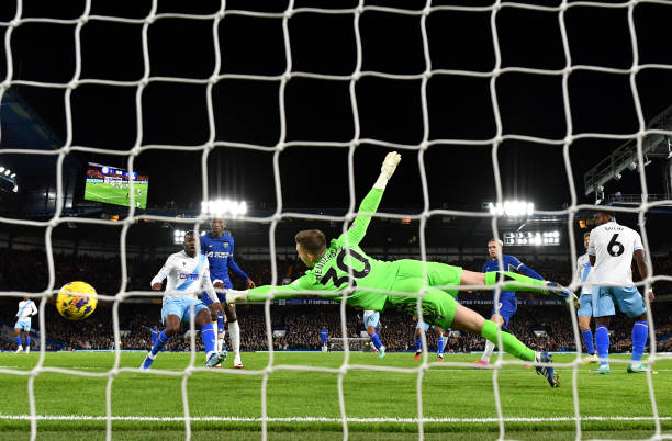 Mykhaylo Mudryk of Chelsea scores the first goal during the Crystal Palace vs Chelsea Premier League match between at Stamford Bridge on December 27, 2023 in London, England. 