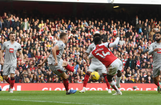 Eddie Nketiah scores during the Sheffield United vs Arsenal Premier League match at Emirates Stadium on October 28, 2023.